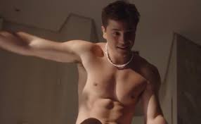 André Lamoglia nudo nella serie Blood & Water - BitchyX