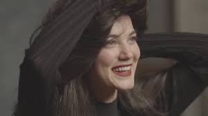 Pınar deniz, i̇stanbul üniversitesi halkla ilişkiler ve reklamcılık bölümünden mezun olmuştur. Pinar Deniz Backstage Youtube