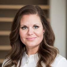 Leah Chriss's Instagram, Twitter & Facebook