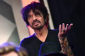 Tommy Lee posted penis pic while on a 'motherf–king bender'