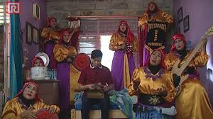 Inilah rekomendasi aplikasi desain baju terlengkap yang bisa kamu gunakan untuk membuat model baju terbaik. Iklan Ramayana Viral Ibu Bu Qasidah Ini Jadi Terkenal Begini Kehidupan Mereka Sekarang Tribunstyle Com