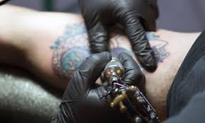 Gangster tattoos are associated with gangs, criminal rituals, and, as a matter of fact, most of the thinking is stereotyping of the tattooed people. Mengenal Alergi Tato Yang Kerap Disebabkan Oleh Si Tinta