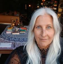 Recommendations for tarot card readers?