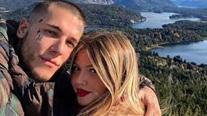 Sin embargo el abogado de alex caniggia, el doctor alejandro cipolla, desmintió en sus redes sociales que los hermanos hayan sido desalojados por su padre. Alex Caniggia Intimo Cuando Su Padre Lo Encerro En Un Auto Para Ir A Un Prostibulo Su Relacion Con El Dinero Y Que Lo Separa De La Locura Infobae