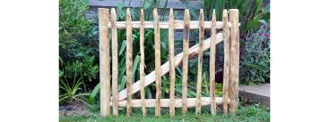 Il existe des portails coulissants et des dans beaucoup de cas, les portails en bois sont un choix intéressant. Portillons En Bois De Chataignier Creation Bretagne Sarzeau