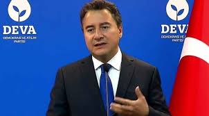 Giyim tarzı ile dikkatleri üzerine toplayan zeynep babacan 3 çocuk annesi. Babacan Dan Sonra Esi Ve Cocugu Da Coronaya Yakalandi Son Dakika Haberleri