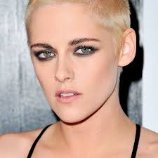 If you want to know how to get messy hair like kristen stewart you should first of all relax about your hair as kristen stewart hair does not look perfect all the time. 15 Of Kirsten Stewart S Best Hair Looks