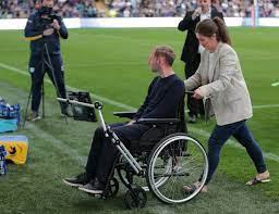 Rob burrow foundation it's a great honour for welcome to yorkshire to now be joining forces with the inspirational, former leeds rhinos rugby league player, rob burrow, with the option to choose a very special welcome to yorkshire rob burrow membership and £5 from every one purchased will be donated to rob's chosen mnd association charity. V8bbucxuk01j2m
