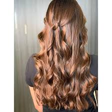 It is simple yet stylish and classy enough to be worn formally. Loose Curls For Cocktail Shaadiwish