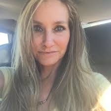 Lisa Handel's Instagram, Twitter & Facebook