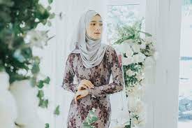 Check spelling or type a new query. 25 Model Baju Lebaran 2021 Yang Modis Kekinian Untuk Silaturahmi Updated 2021 Bukareview