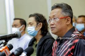 Ahli majlis tertinggi umno, abdul rahman dahlan mengkritik pemilihan bung mokhtar radin sebagai pengarah pilihan raya sabah yang akan datang. Bung Moktar Leading Campaigns For Sabah Polls A Suicidal Move Says Rahman Dahlan Mykmu Net