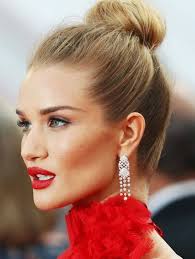 Attractive red carpet side part braid. Quick And Easy Celebrity Bun Hairstyles For Long Hair 2017 2018 Red Carpet Updo Red Carpet Hair Hair Styles