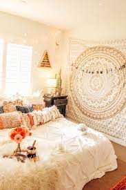 White Cream Background With Simple Gold Mandala Design Polaroid Photos Draped Across Reaches Meditation Room Decor Meditation Room Design Room Decor Bedroom