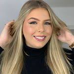 Roberta Bock's Instagram, Twitter & Facebook