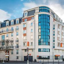 Located in the centre of paris in the invalides district, on the left bank and close the river seine and eiffel tower. Hotel Les Jardins D Eiffel Paris Trivago In