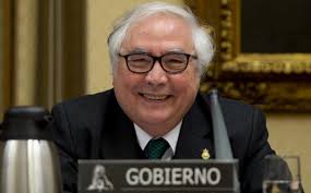 Castells eliminará las horquillas de las tasas universitarias y la figura  del falso profesor asociado