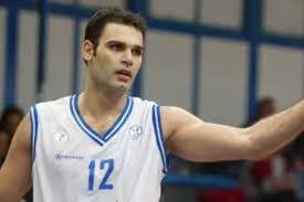 ΜΙΑ ΒΑΣΙΛΙΣΣΑ ΕΙΝΑΙ ΠΑΝΤΑ ΒΑΣΙΛΙΣΣΑ: ΚΑΙ Ο ΒΑΓΓΕΛΗΣ ΣΚΛΑΒΟΣ