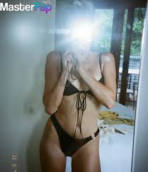 Maika Monroe Nude OnlyFans Leak Picture Hv7134InMN | MasterFap.net
