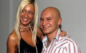 При этом решение расстаться со скандальной телестройкой бузова объяснила тем, что ей нужно идти дальше. Eks Bojfrend Olgi Buzovoj Uveren Dom 2 Edinstvennoe Na Chto Ona Sposobna