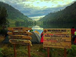 Nikmati suasana alam, renungi keindahan alam dengan perjalananmu. Paket Wisata Bromo Ranukumbolo Lumajang Jawa Pesona Indonesia