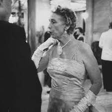 And audrey hepburn wore a the tiffany diamond has only been worn by two women prior to lady gaga taking it on the red carpet. The Tiffany Diamond Part Iii High Jewellery Dream Facebook