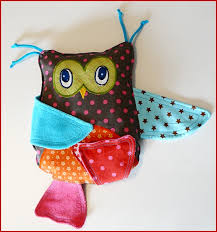 La parola italiana libro deriva dal latino liber.il vocabolo originariamente significava anche corteccia, ma visto che era un materiale usato per scrivere testi (in libro scribuntur litterae, plauto), in seguito per estensione la parola ha assunto il significato di opera letteraria. Eule Nahen Vorlage Kostenlos Schnittmuster Kuscheltier Eule Von Hankids Schnittmuster Kuscheltier Ausgestopfte Tiere Nahen Kuscheltier Der Planer 3 Download Kostenlos