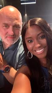 Tracy Girard's Instagram, Twitter & Facebook