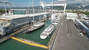 In 2016 werd die verkocht aan anderlecht dat dus nu in handen is van marc coucke. Giorgio Armani Invests In The Italian Sea Group Syt