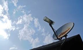 Directv wireless video bridge and wireless genie mini. The Do S And Don Ts Of Satellite Dish Removal For Roofers 2017 05 05 Roofing Contractor