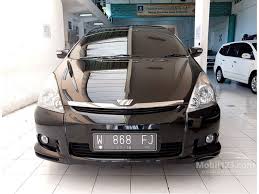 It is positioned below the ipsum and above the spacio in the toyota minivan range. Jual Mobil Toyota Wish 2005 Zne10 1 8 Di Jawa Timur Automatic Mpv Hitam Rp 125 000 000 5178210 Mobil123 Com