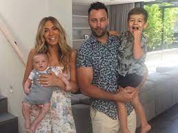 Jun 10, 2021 · and martha kalifatidis shook her money maker on thursday, spruiking activewear from wag nadia bartel's fashion line henne. Jimmy And Nadia Bartel Split Geelong Cats Afl Marriage