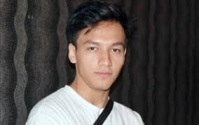 Saya bisa melihat kalau jefri nichol memang memiliki peluang untuk menjadi salah satu aktor indonesia yang bagus apalagi dia sedang naik daun dan mungkin ketenarannya bisa melebihi nicholas saputra nantinya. Syuting Dear Nathan Hello Salma Saat Ramadhan Jefri Nichol Insya Allah Gak Bolong