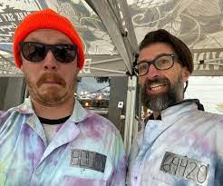 Andrew Foisy's Instagram, Twitter & Facebook