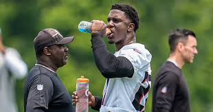 Falcons star James Pearce Jr. arrested on multiple felony charges after crashing during police chase