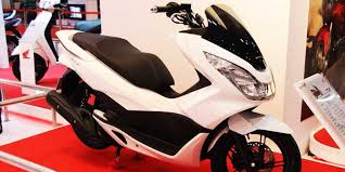 Future neo had a cast wheel version which brings the sporty, modern, active and fashionable style. Honda Activa 125cc The Scooter With Little More Flair