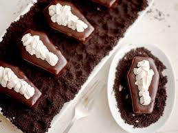 The original, unexpected cakes and tarts for a fancy dinner party, or just because you feel like it! How To Make A Mummy Cake For Halloween Pictures How To Cooking Channel Best Halloween Recipes Food Ideas Cooking Channel Cooking Channel