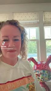 Sherry Mount's Instagram, Twitter & Facebook