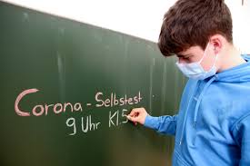 Mit stand vom 26.07.2021 ist das land nrw wieder in der inzidenzstufe 1 (über 10, unter 35). Eltern Gegen Testpflicht In Schulen Grosser Widerstand In Freikirchen Nrw Mindener Tageblatt