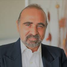 Queens #32 8:45 👑 lnkd.in/queens.