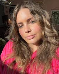 Kelli Austin's Instagram, Twitter & Facebook