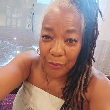 This weekend was.... I'm not even sure how to describe it. Artistic, with a  reunion of the theater community in CLE, Mobile AL, met a new lady from  Seattle; even got to