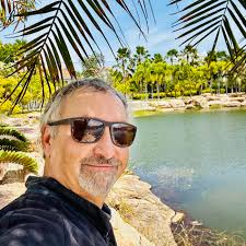 What are some good gyms and Muay Thai gyms in Jomtien, Thailand?