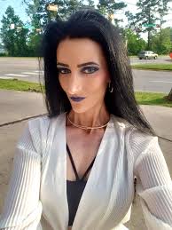 Danielle Toms (@DanielleToms2)