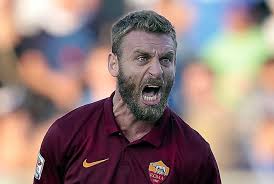 Non porto rancore, l'adrenalina fa brutti scherzi. Daniele De Rossi Apologises For His Involvement In Genoa Defeat I Love Roma