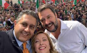 Mario draghi alza la voce, matteo salvi ni si vaccina, giorgia meloni annuncia battaglia contro il green pass. Matteo Salvini In Piazza Con Giorgia Meloni Per Protestare