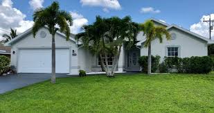 Wenn sie ein haus in cape coral kaufen möchten und besonders interesse haben am wasser zu leben, sind sie im wahrsten sinne des wortes an der richtigen adresse. 33914 Cape Coral 3015 Southwest 29th Place Haus Kaufen 320000 Usd Globimmo Net