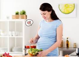 Akhirnya, dalam pelukan dan ciuman ibu, aku tertidur di kamar ibu dengan perasaan puas dan letih. Bolehkah Ibu Hamil Minum Air Tebu Orami