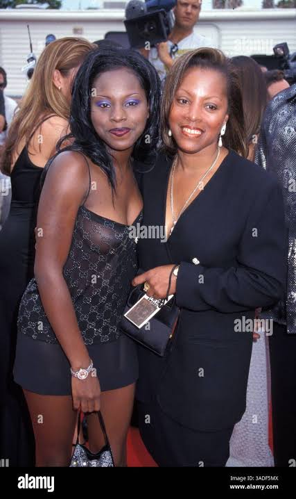 Foxy brown rapper hi-res stock photography and images - Alamy