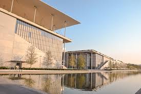 Όσο κι αν είναι το μέγεθός της. Bolta Sto Kentro Politismoy Idryma Stayros Niarxos Nonstoptravellers